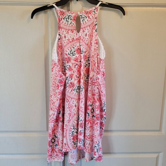 Torrid Red White Geometric Floral Crochet Sleeveless Top - Picture 3 of 8